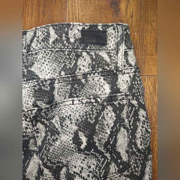 PAIGE Snakeskin Hoxton Slim Women's Jeans Size 27 - Picture 7 of 8
